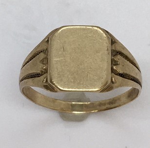  10 Karat gold signet ring.